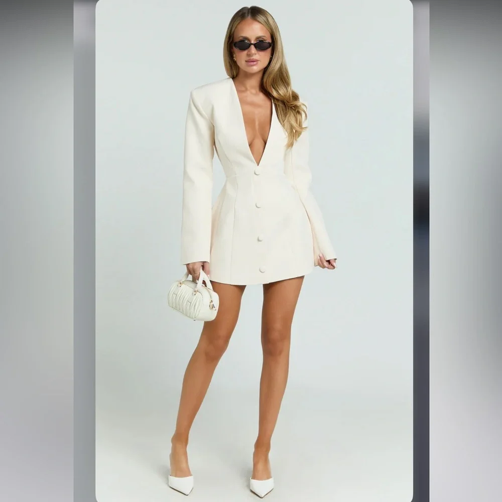 Showpo. NINETTE MINI DRESS
V Neck Tulip Hem Blazer Dress in Cream - Picture 4 of 8